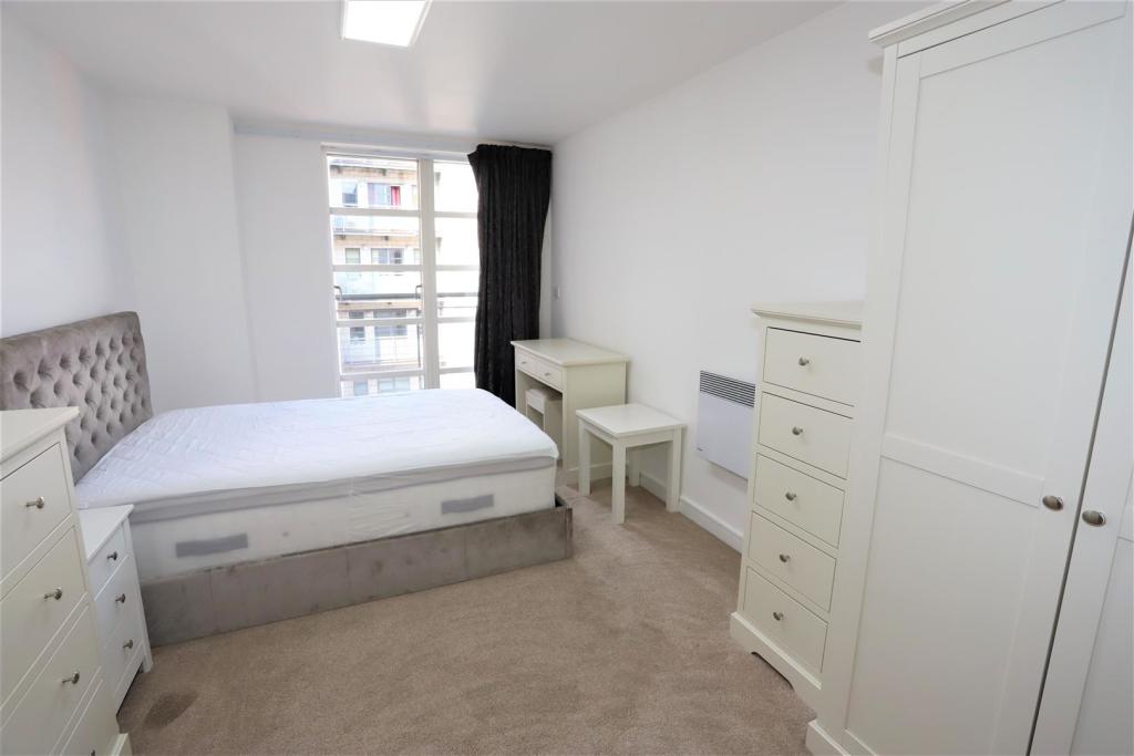 Bedroom 1.jpg