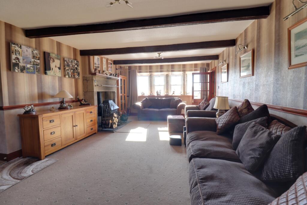 LOUNGE 1B