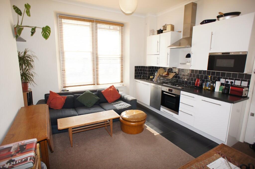 kitchen/lounge