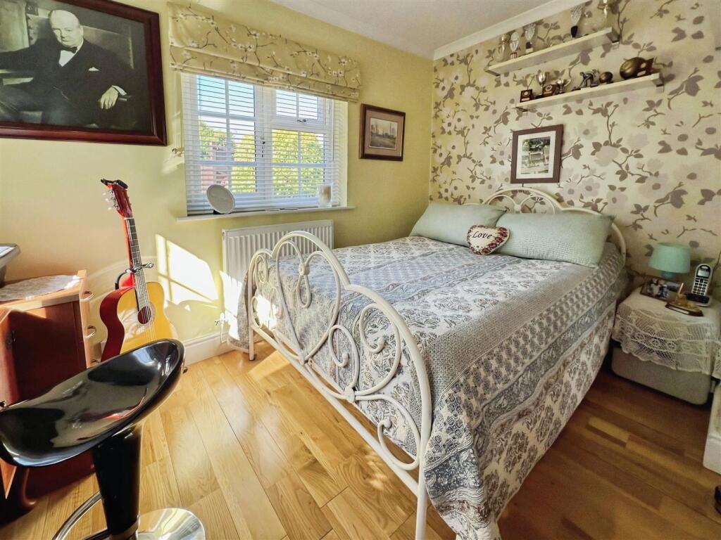 f64f74a0-GF 20Bed.jpg