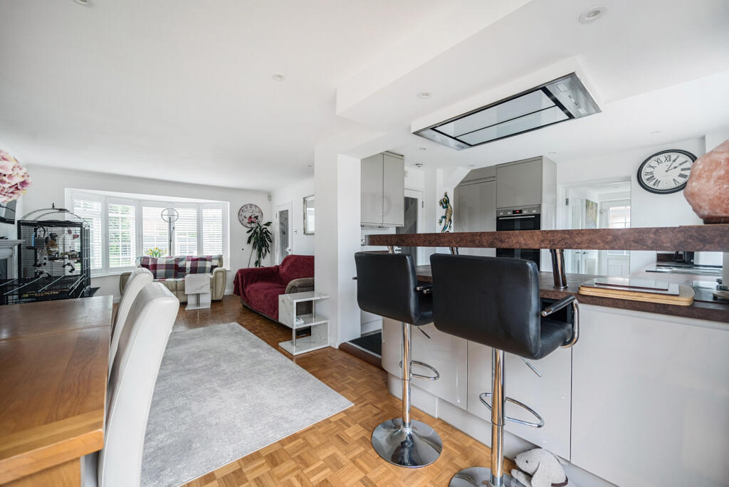 1298137-10-6835bd...