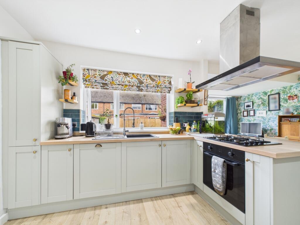 CAM02195G0-PR0069-STILL005