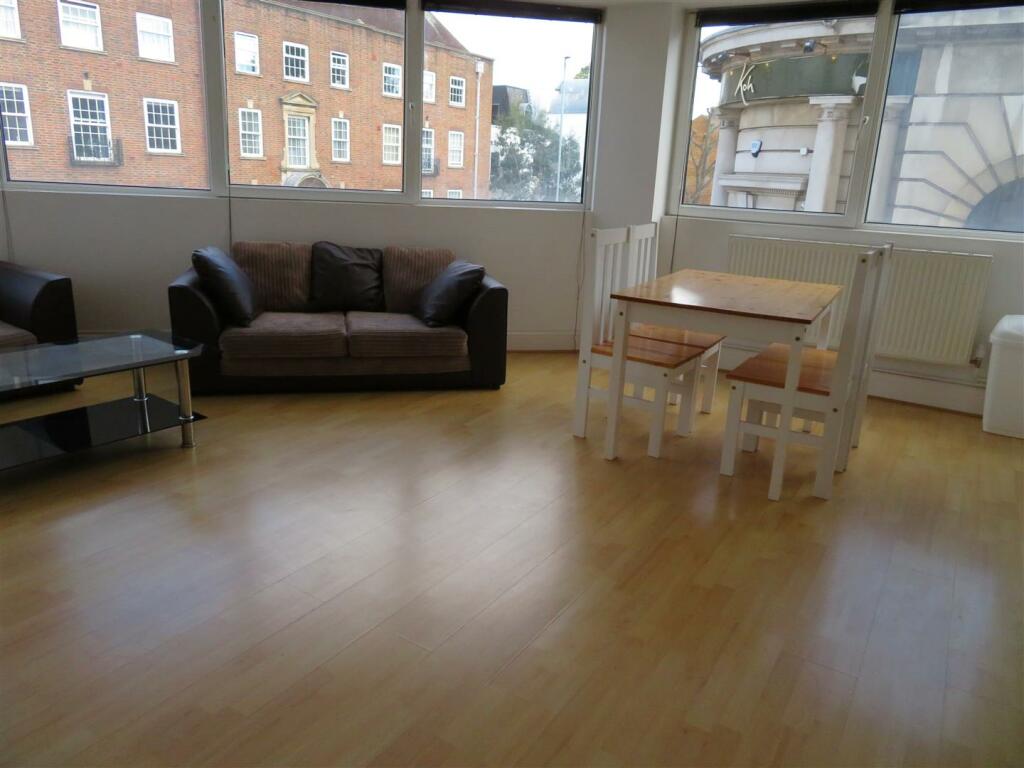 9 Kings House Lounge.JPG