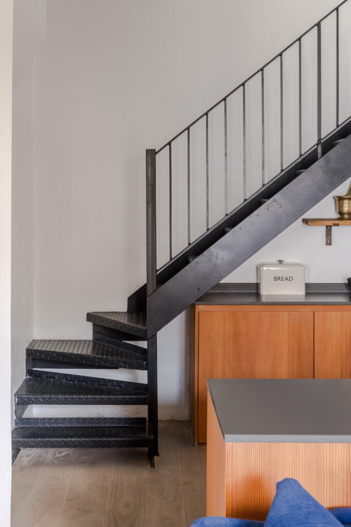 270701 - 6A Basing Court-35.jpg