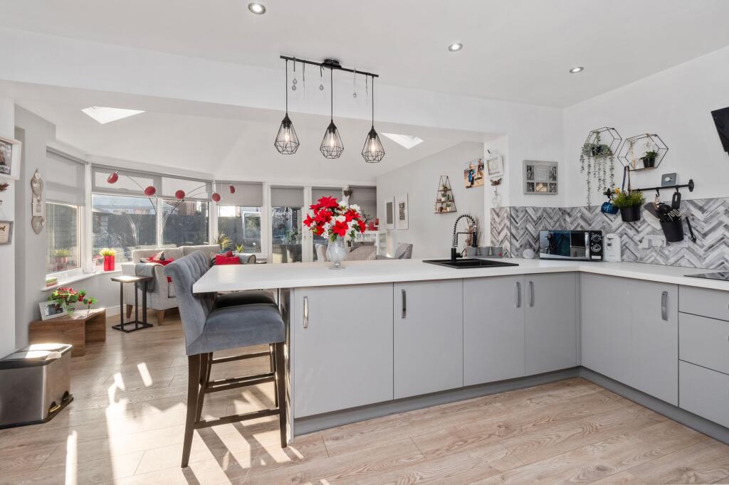 Reception Rooms &amp; Kitchen