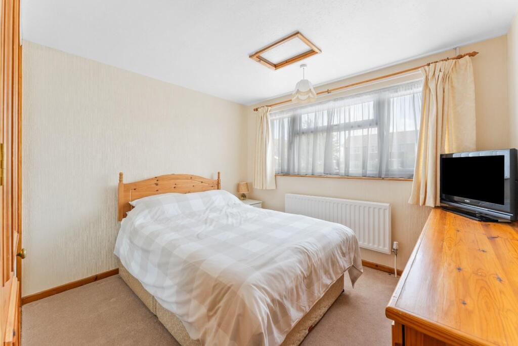 1.12 - bedroom.jpg