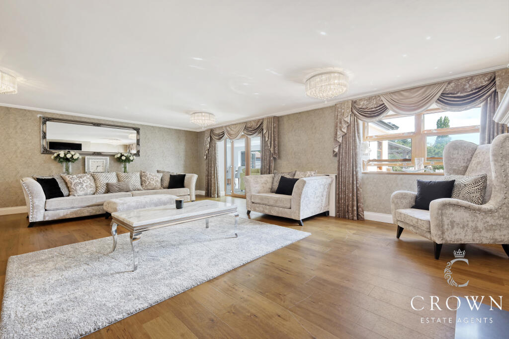 Formal Lounge