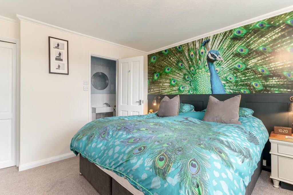 Master Bedroom - C.jpg