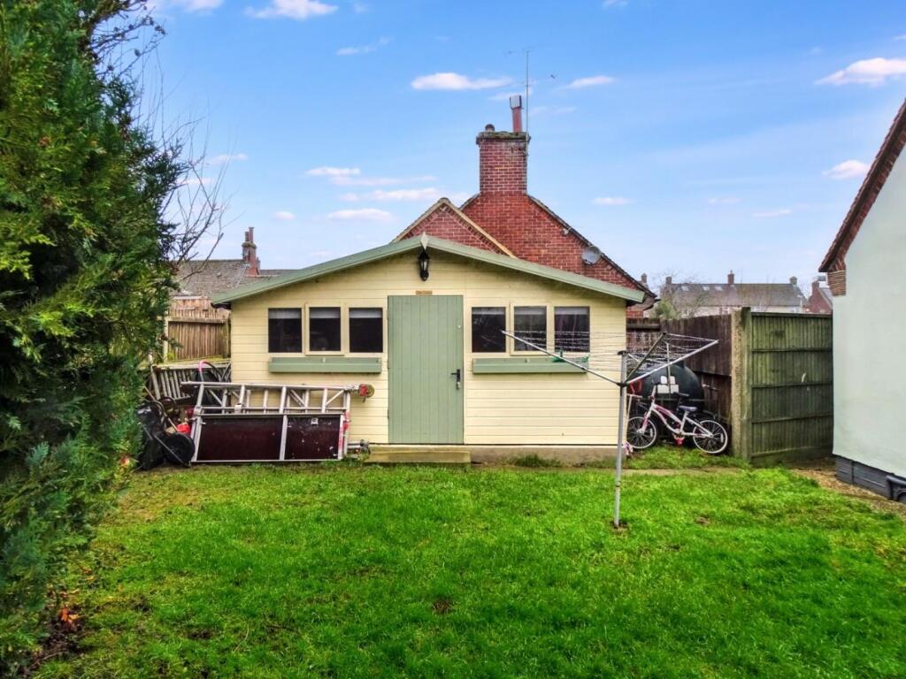 CABIN/GARDEN ROOM