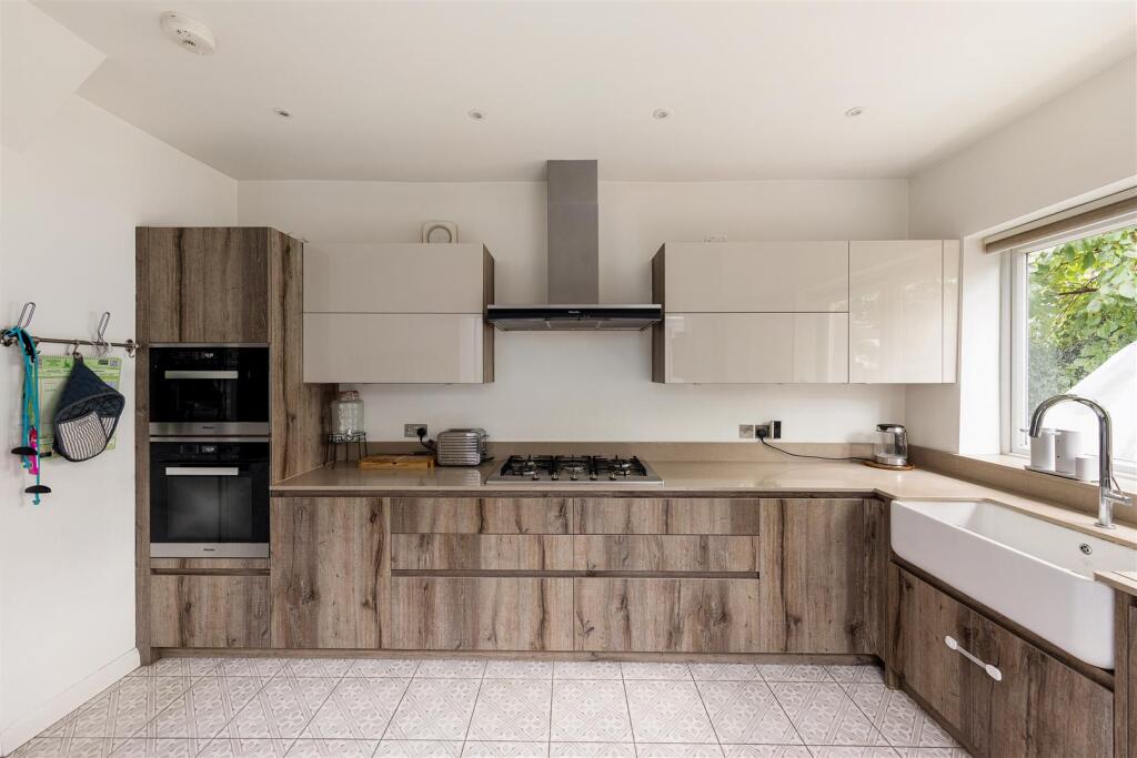Shortlands Road, E10