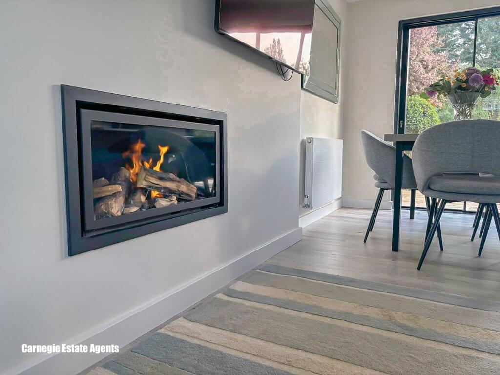 Living/dining/kitchen area