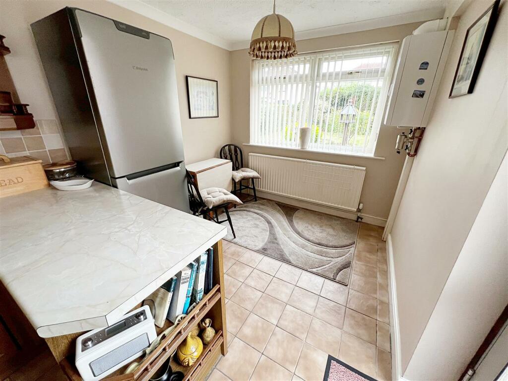 KITCHEN/BREAKFAST ROOM