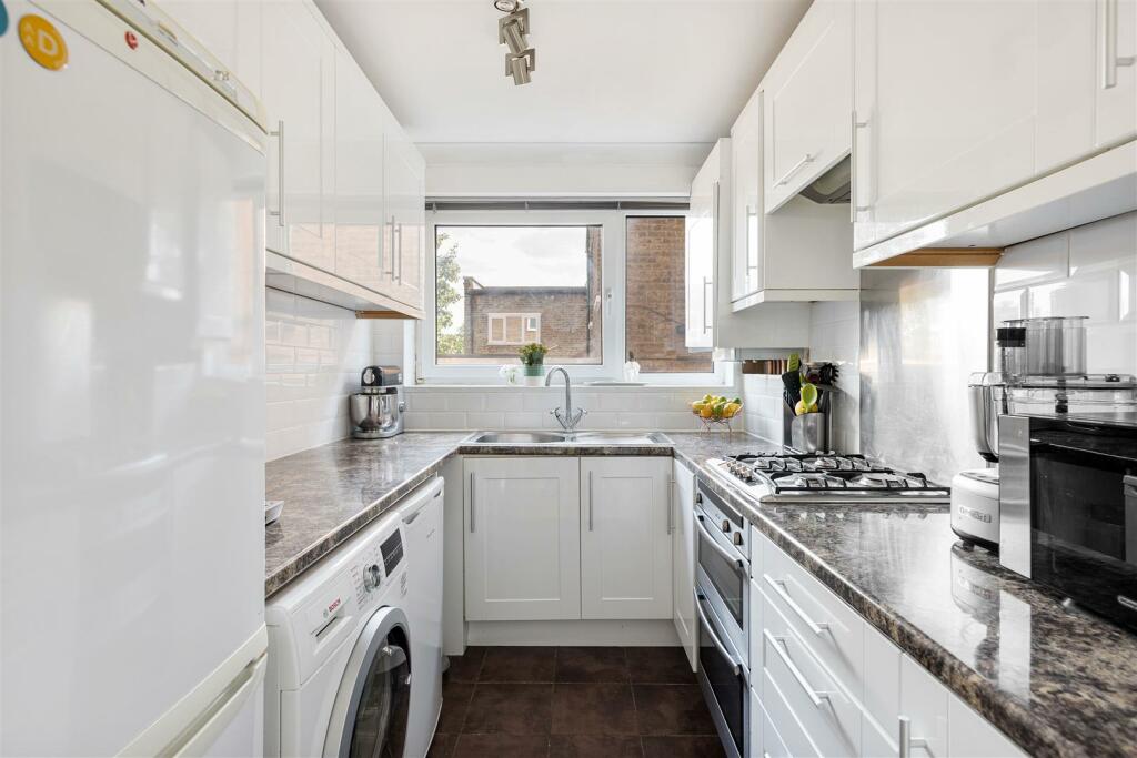 Castle Avenue E4