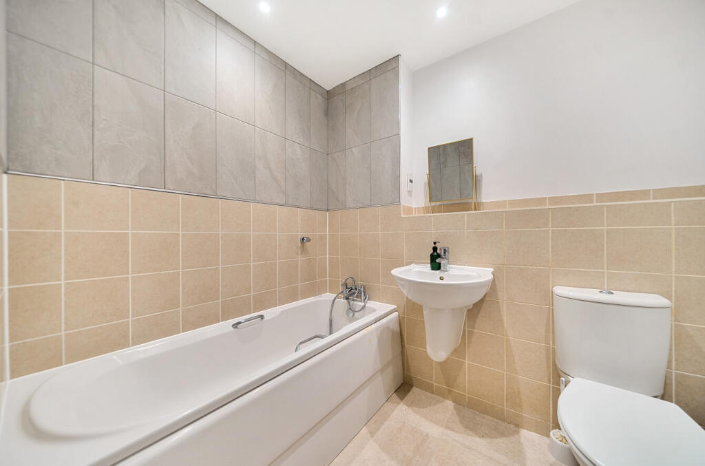 1295304-18-682665...