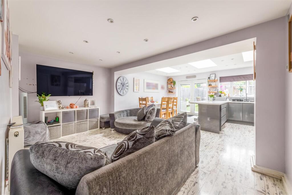 14 Upper Kingston Lane-6.jpg