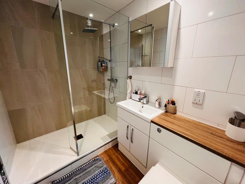 En-suite Bathroom