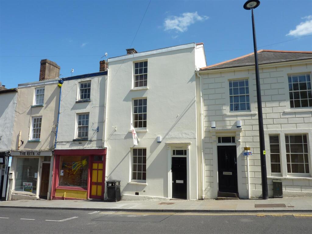 3 Moor Street