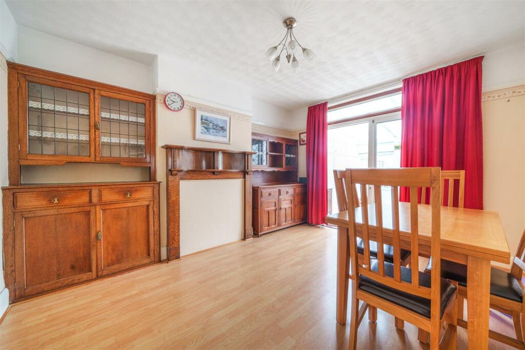 dining room h.jpg