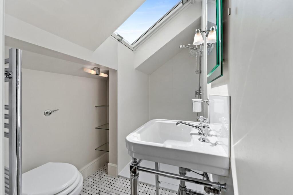 111 HEYES LANE-3.jpg