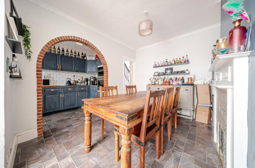 1380176-13-691201...