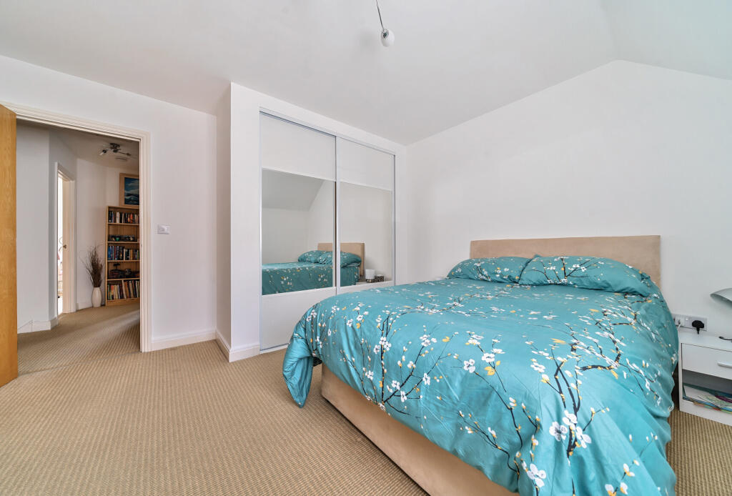 1318301-12-686bfb...