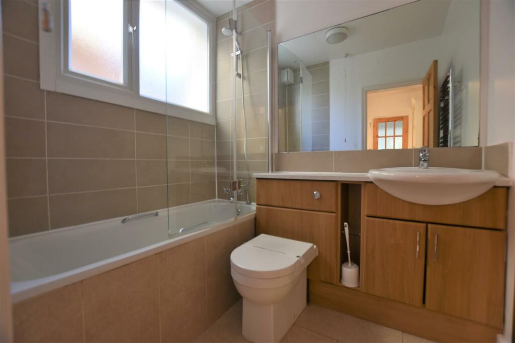 bathroom .JPG