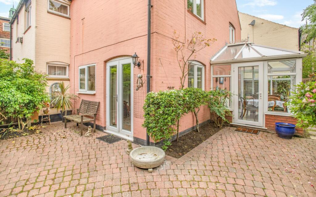 Courtyard Garden