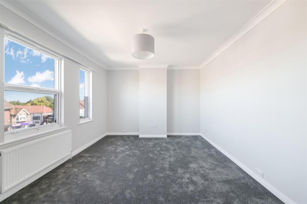 LONDON ROAD,520A-21.jpg