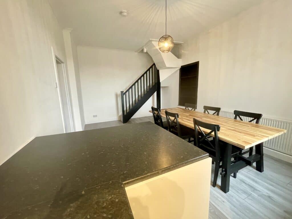 Lounge / Dining Kitchen