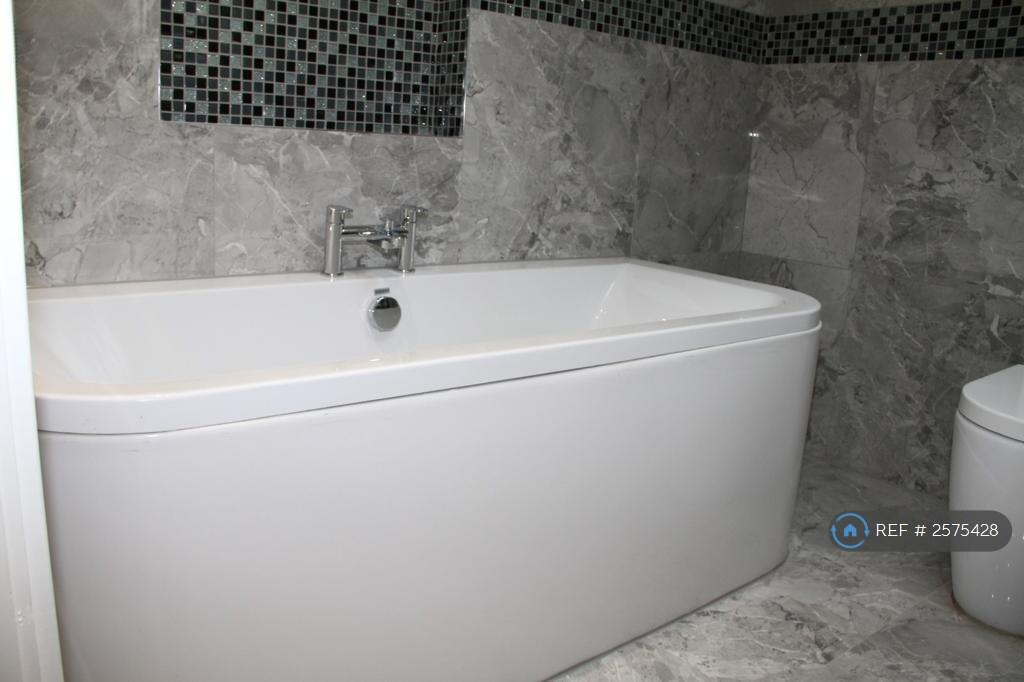 Master En-Suite