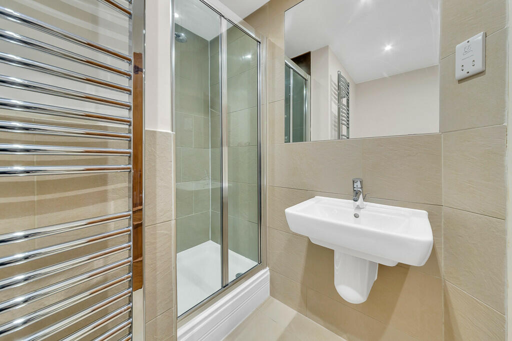 Cobham flat B-10