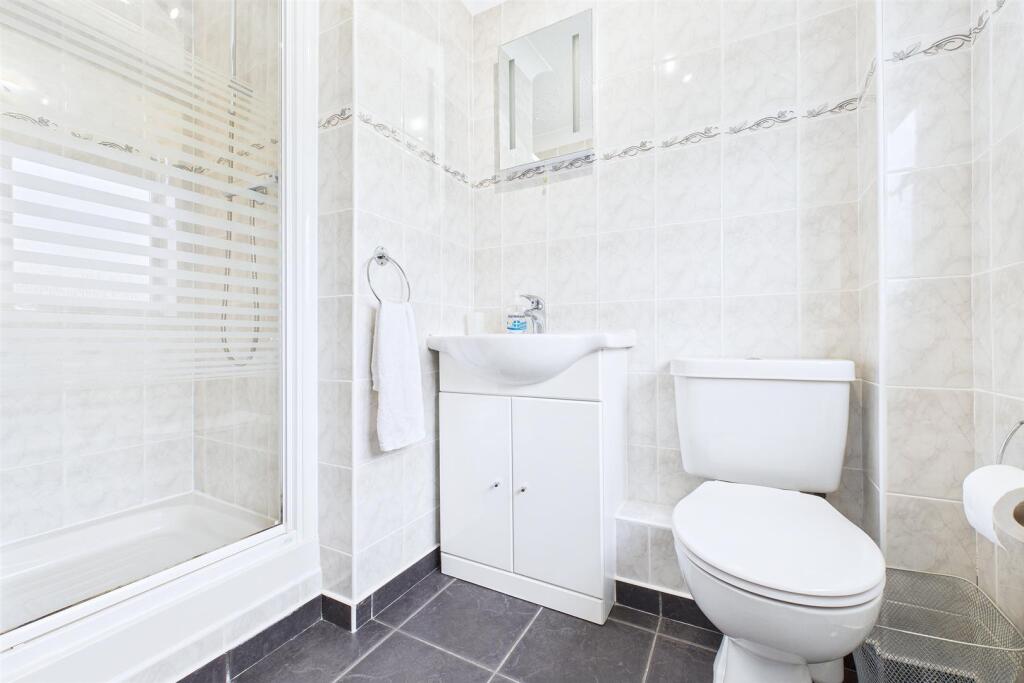 En-Suite 2