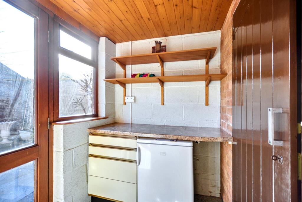 Utility Room_1.jpeg