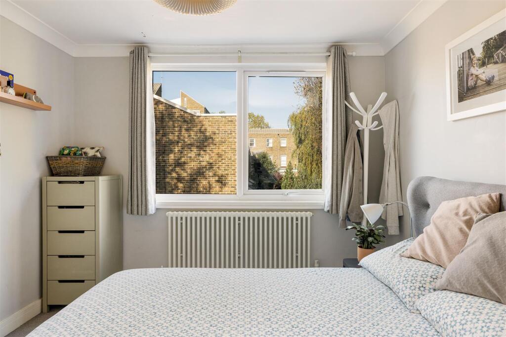 Christchurch Square E9