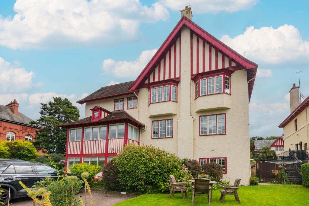 Flat 2 Braids Court  Paisley PA2 6HR-28