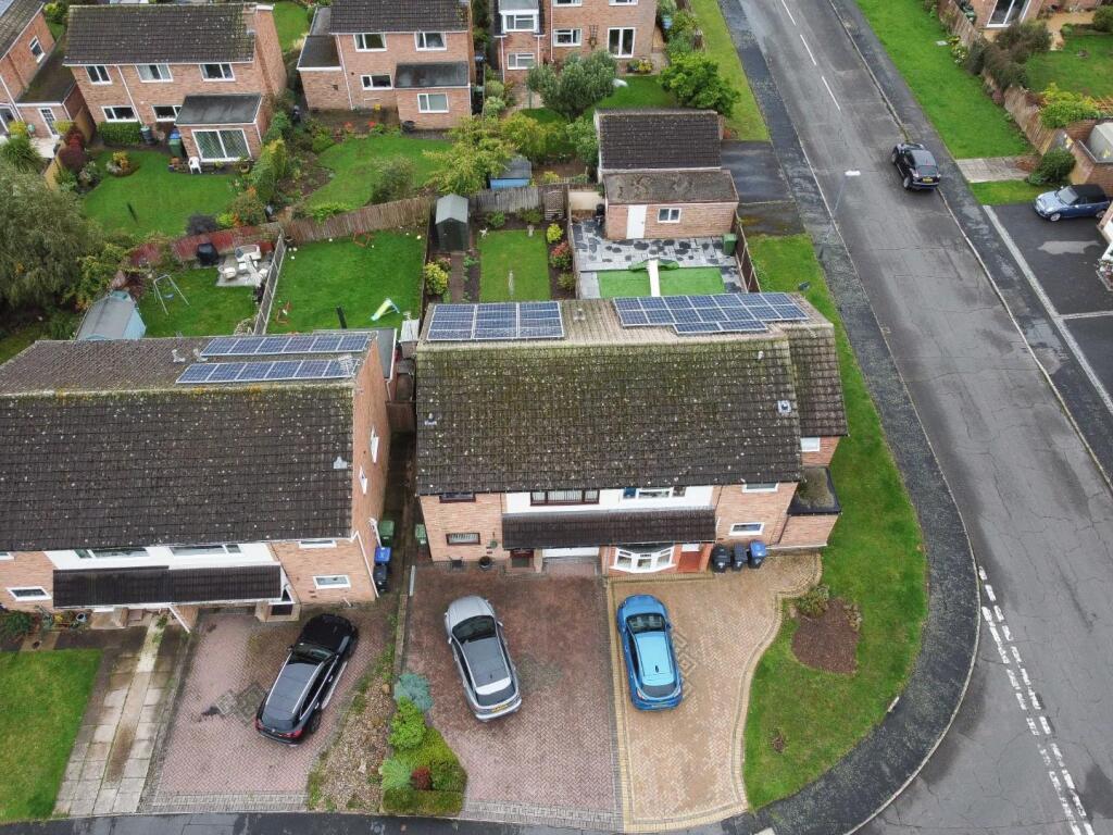 4 Brunel Close Cv31-20.jpg