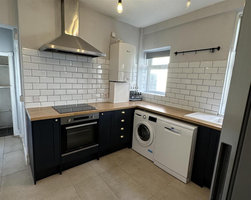 Kitchen..jpg