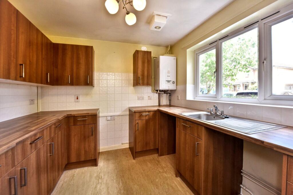 5 Dobsons Close, Rayleigh, Essex, SS6 7NZ