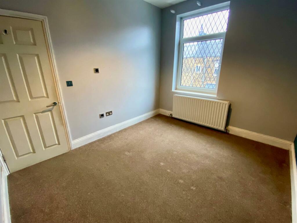 hirst street 18 bedroom.jpg