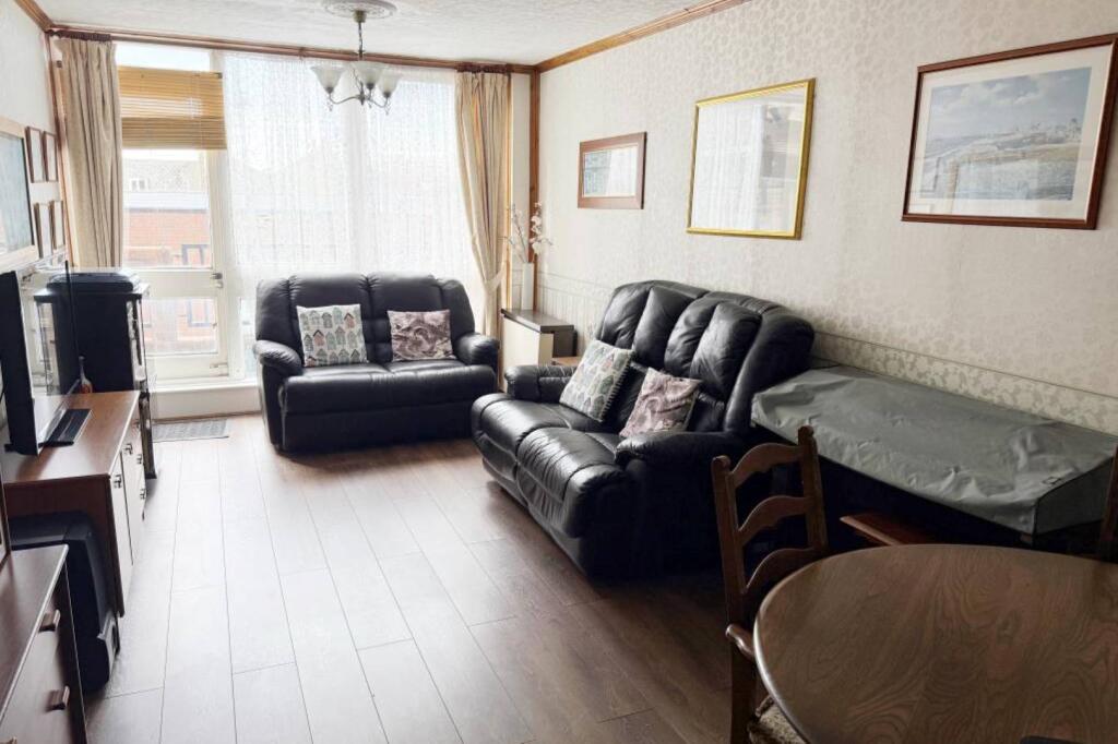 Flat 206 Guildbourne Court, Guildbourne Centre, Worthing, West Sussex, BN11 1LZ