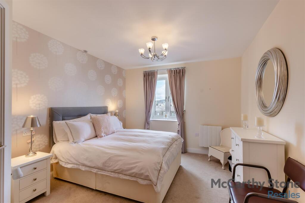 8639913-interior06.jpg
