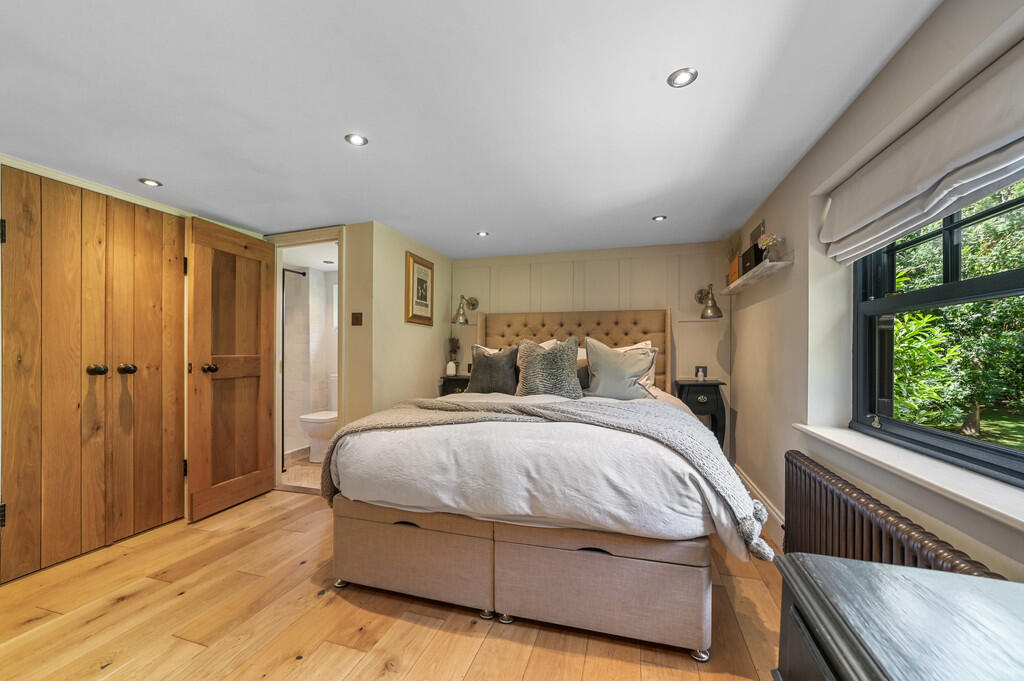 PT-FC(COL)-PondFa...