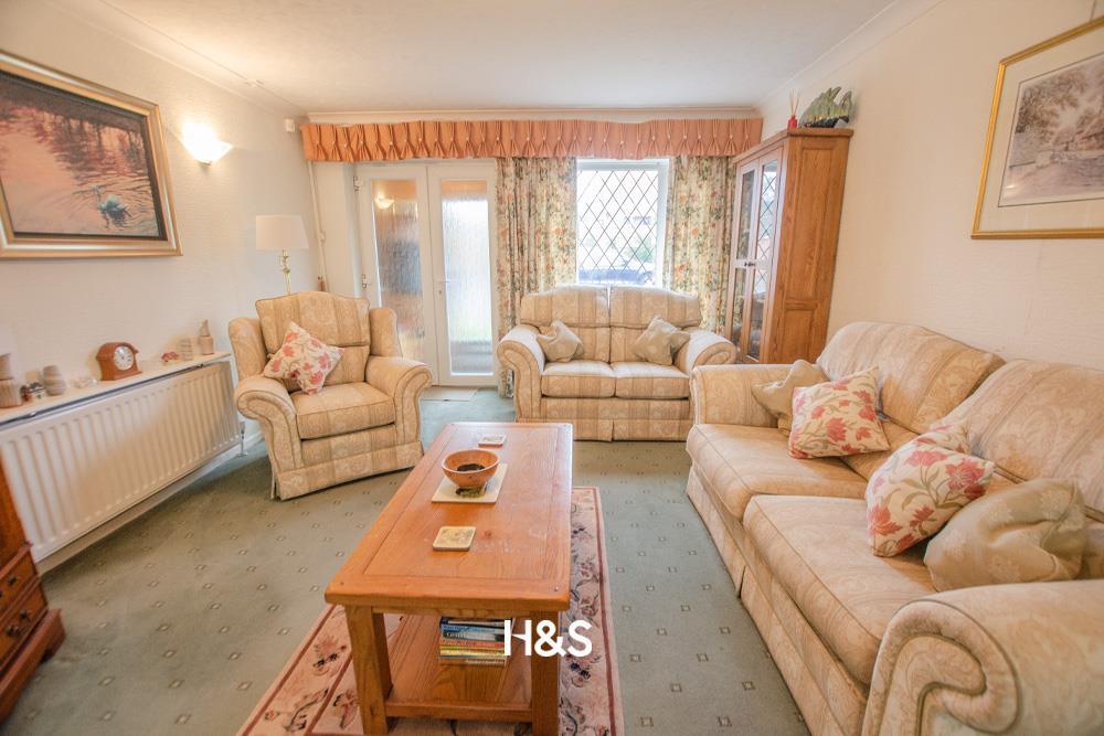 51 mollington crescent - lounge.jpg