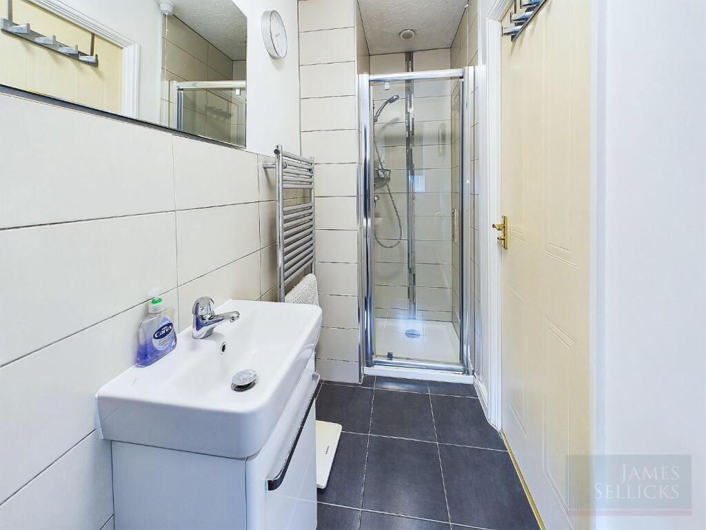 Ensuite Shower Room