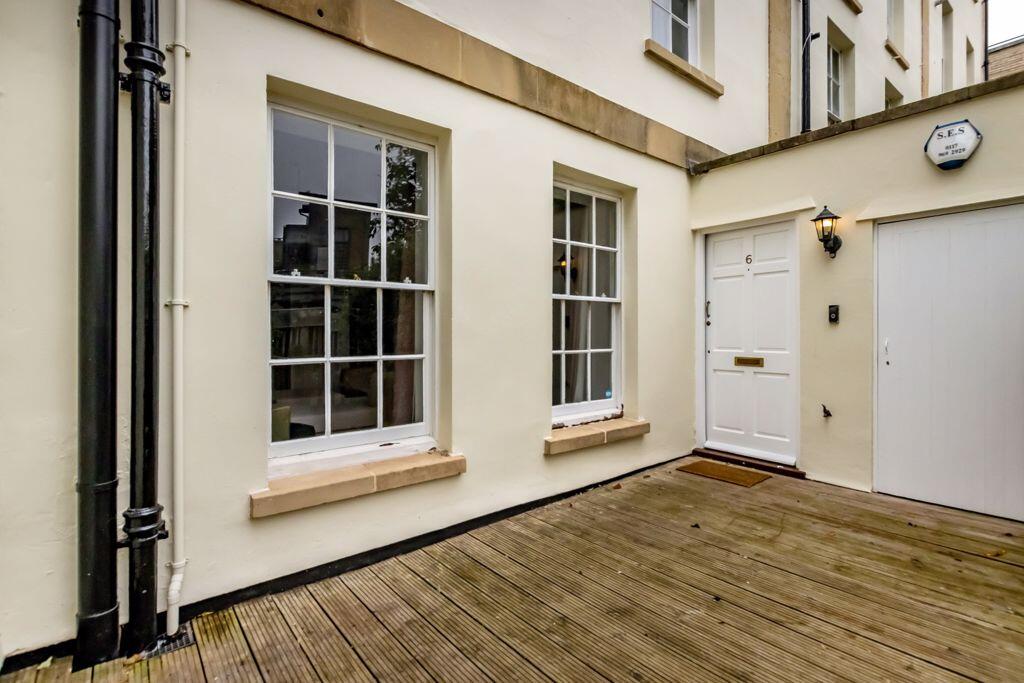Rear Decked Courtyard