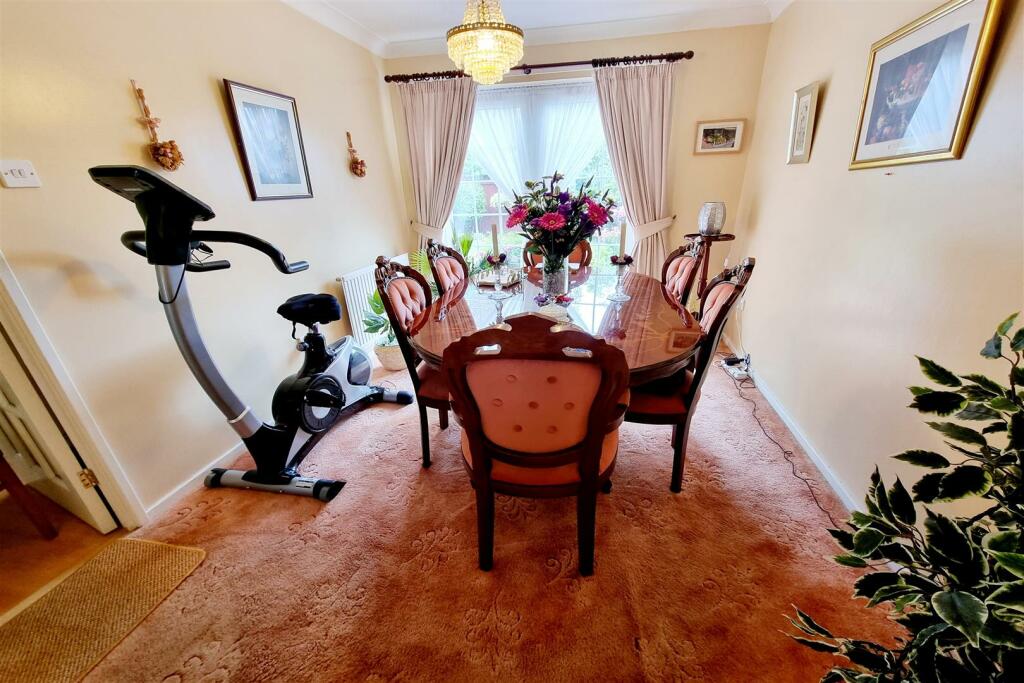 REAR RECEPTION ROOM: