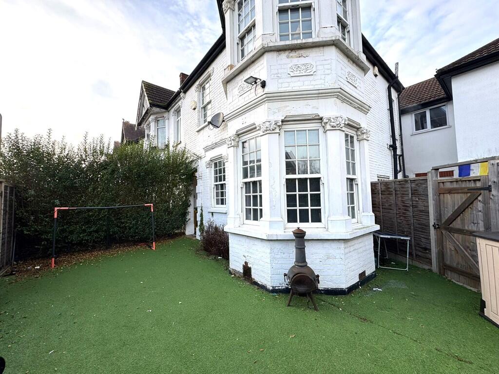 District road  (1...