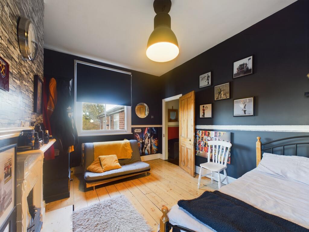 CAM02668G0-PR0026-STILL010