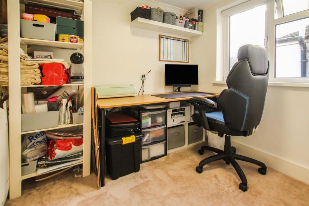 Bedroom 5 - Office.jpg