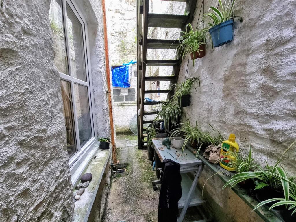 Rear Courtyard
